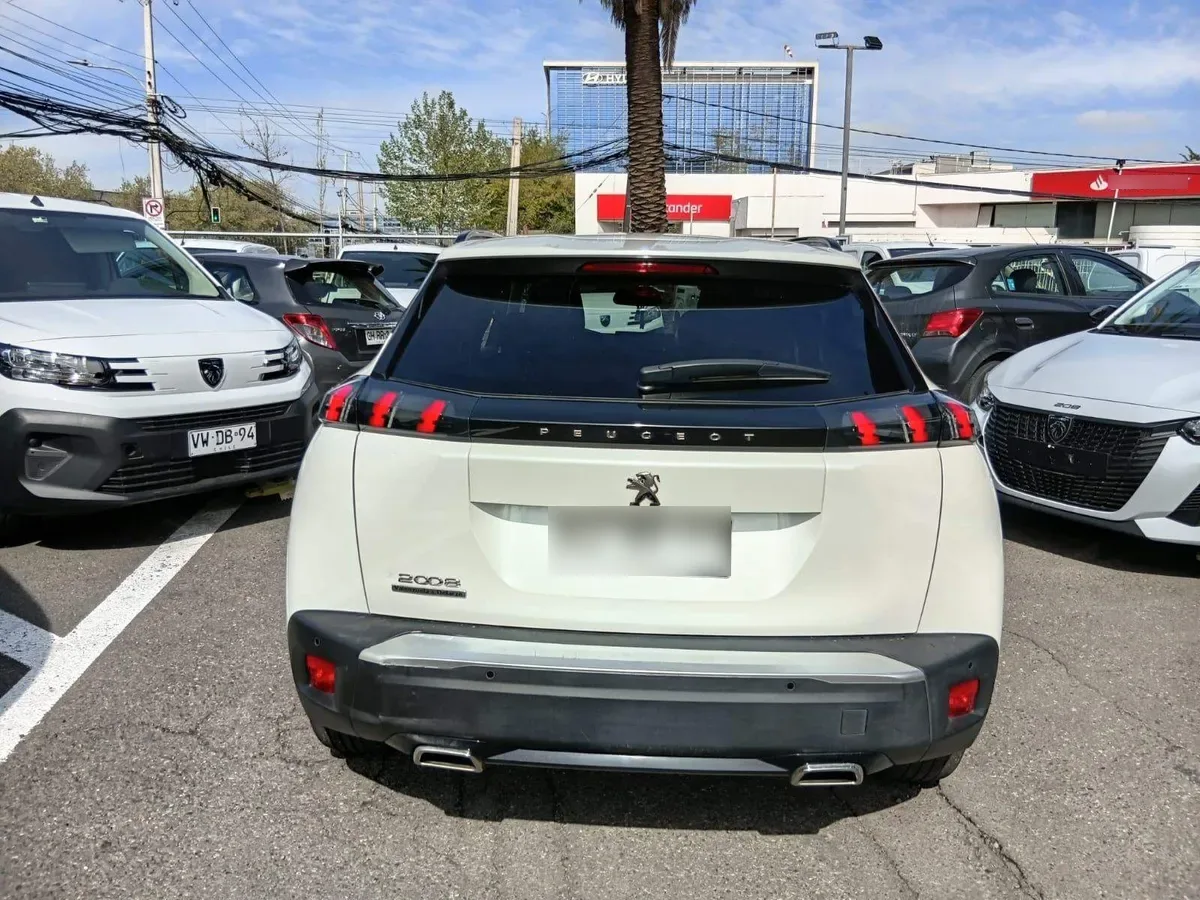 Peugeot 2008 1.2 Allure Puretech 130 4x2 At 5p año 2022