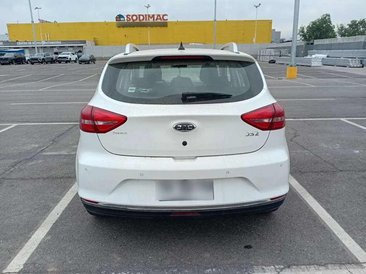JAC Js2 1.5 Comfort Smart 4x2 Mt 5p año 2024