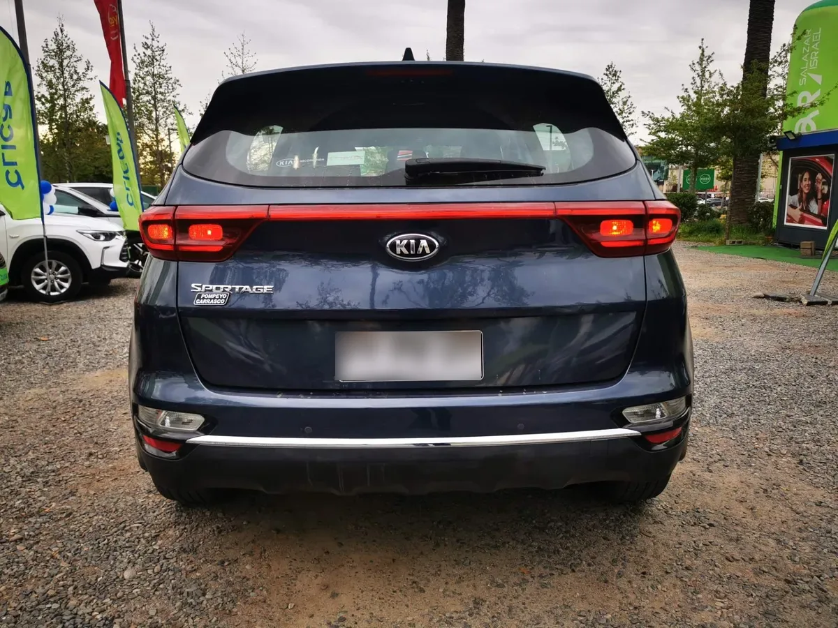 Kia Sportage 2.0 Lx 2wd 6at 5p año 2021