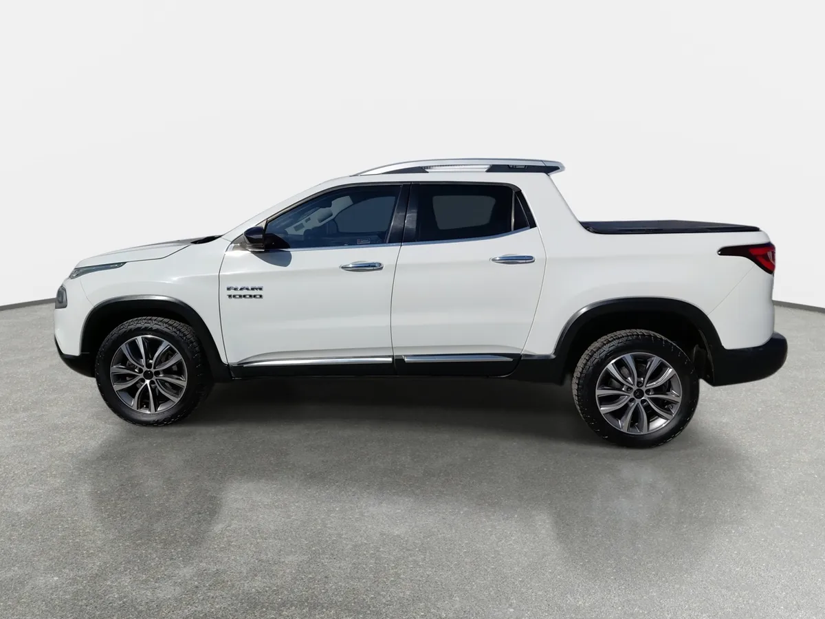 Ram 1000 2.0 Laramie 4x4 Dob. Cab. At 4p año 2021