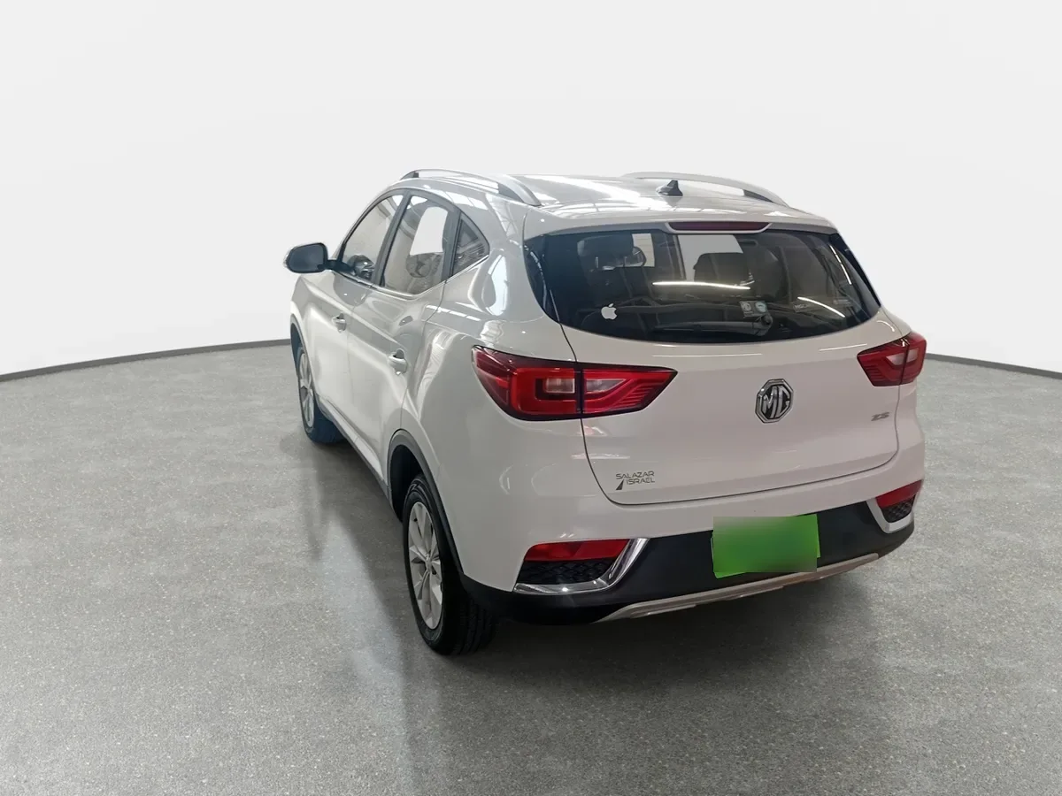 MG Mg Zs 1.5 Std 4x2 Mt 5p año 2023