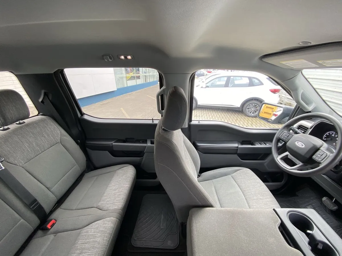 Ford F-150 3.3 Xlt Cc Dob. Cab. 4x2 At 4p año 2022