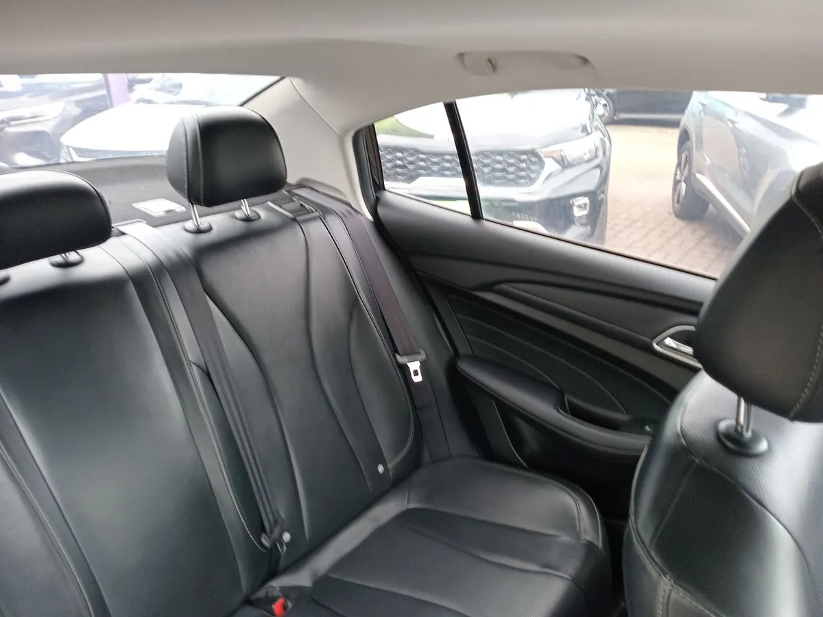 MG 5 1.5 Dlx 4x2 Mt 4p año 2024
