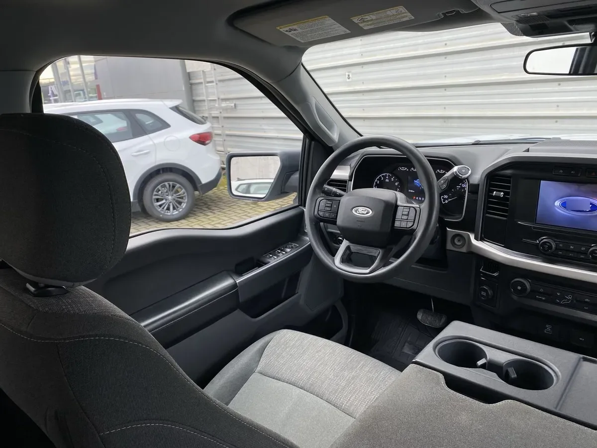 Ford F-150 3.3 Xlt Cc Dob. Cab. 4x2 At 4p año 2022