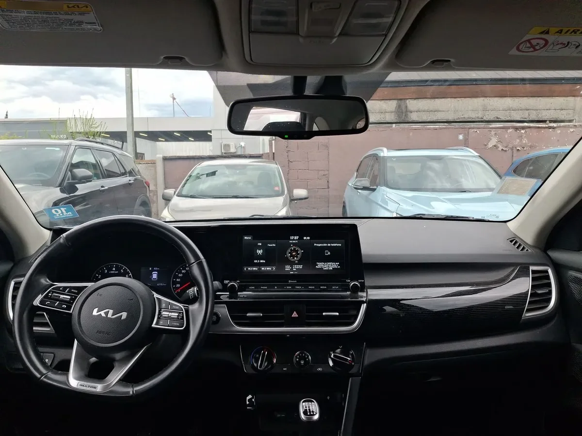 Kia Seltos 1.6 Ex Full 4x2 6mt 5p año 2023