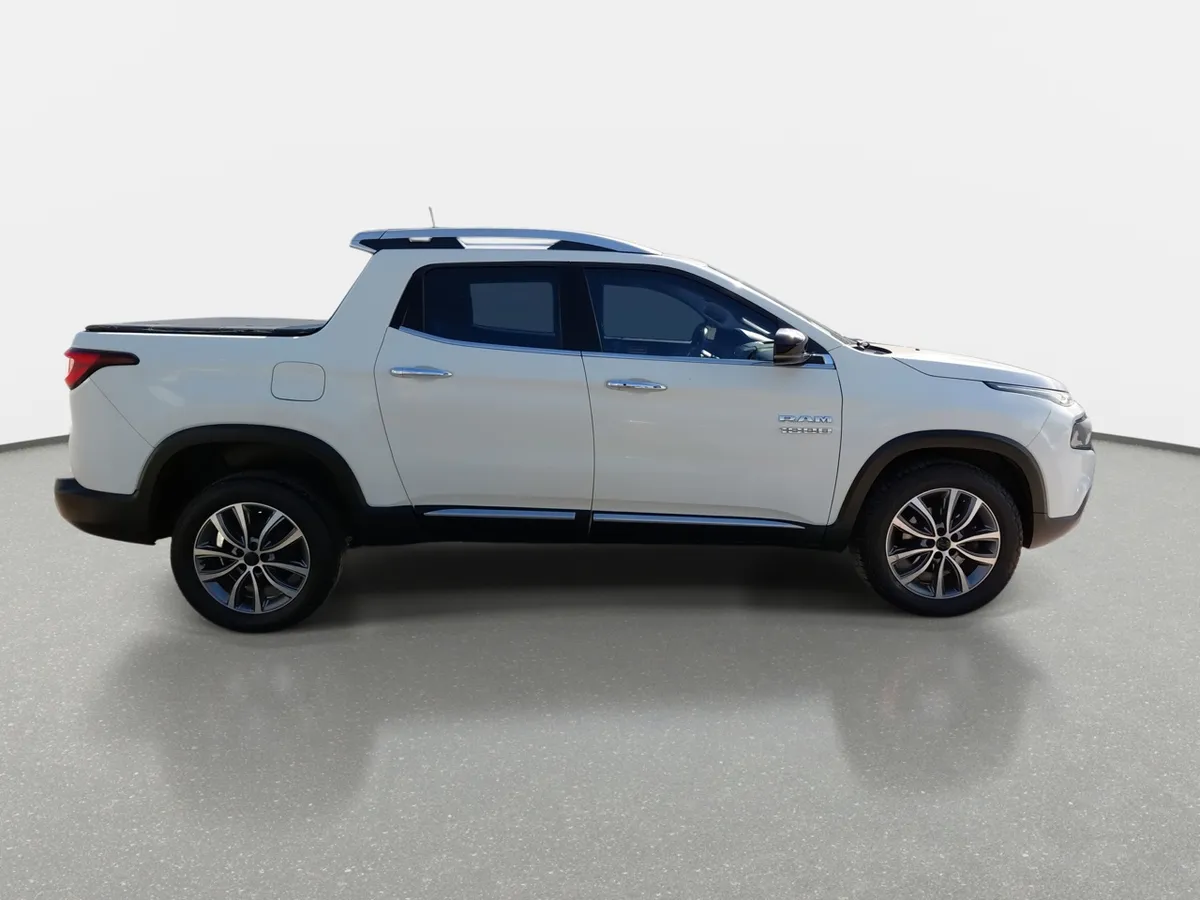 Ram 1000 2.0 Laramie 4x4 Dob. Cab. At 4p año 2021