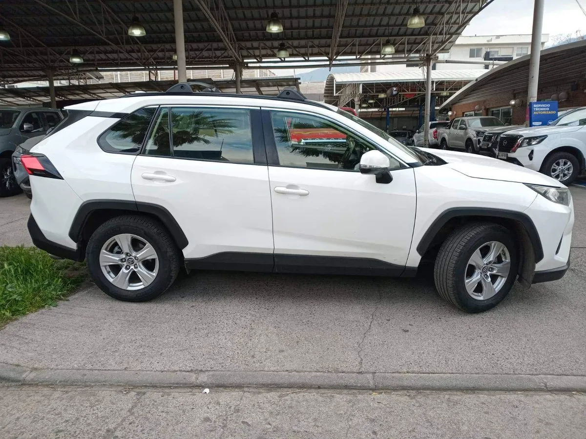 Toyota Rav 4 2.0 Le 4x2 Cvt At 5p año 2020