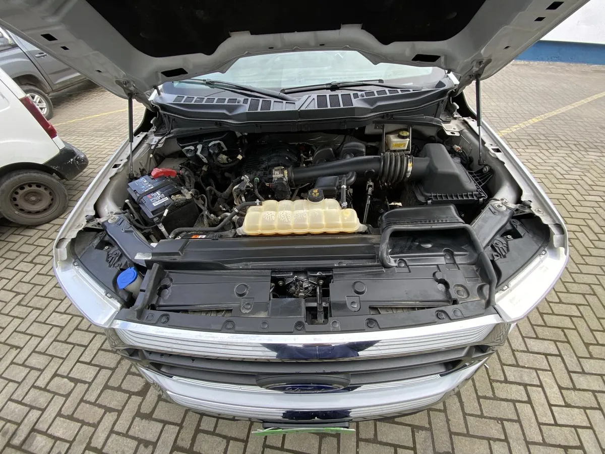 Ford F-150 3.3 Xlt Cc Dob. Cab. 4x2 At 4p año 2022