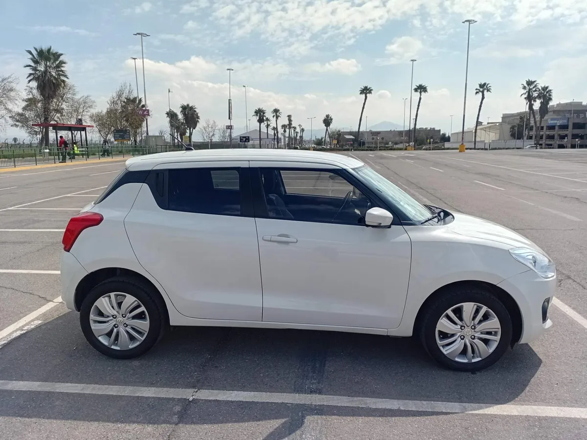 Suzuki Swift 1.2 Gl Sport Amt 4x2 Hb At 5p año 2024