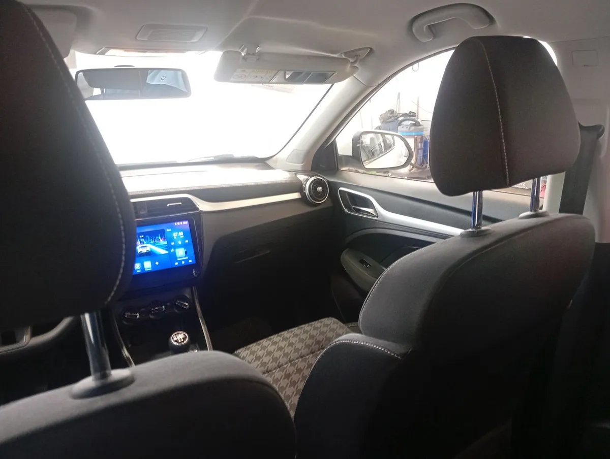 MG Mg Zs 1.5 Std 4x2 Mt 5p año 2023