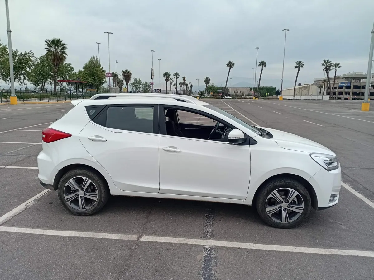 JAC Js2 1.5 Comfort Smart 4x2 Mt 5p año 2024