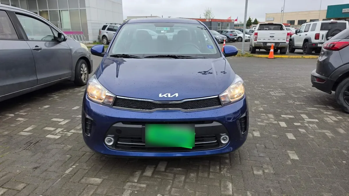 Kia Soluto 1.4 Ex Full 4x2 Srf Mt 4p año 2024