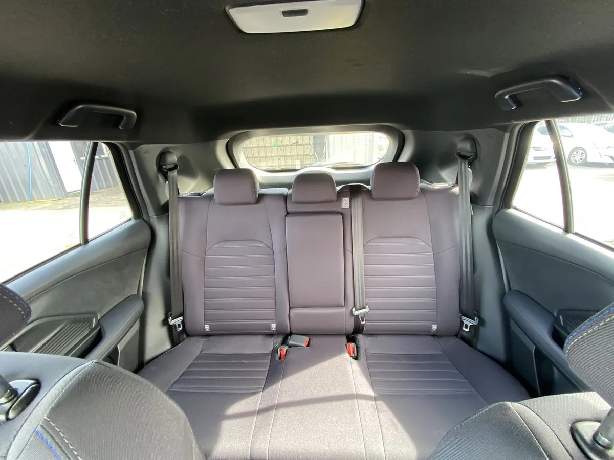 Toyota Yaris Cross 1.5 Xi 4x2 Cvt At 5p año 2025