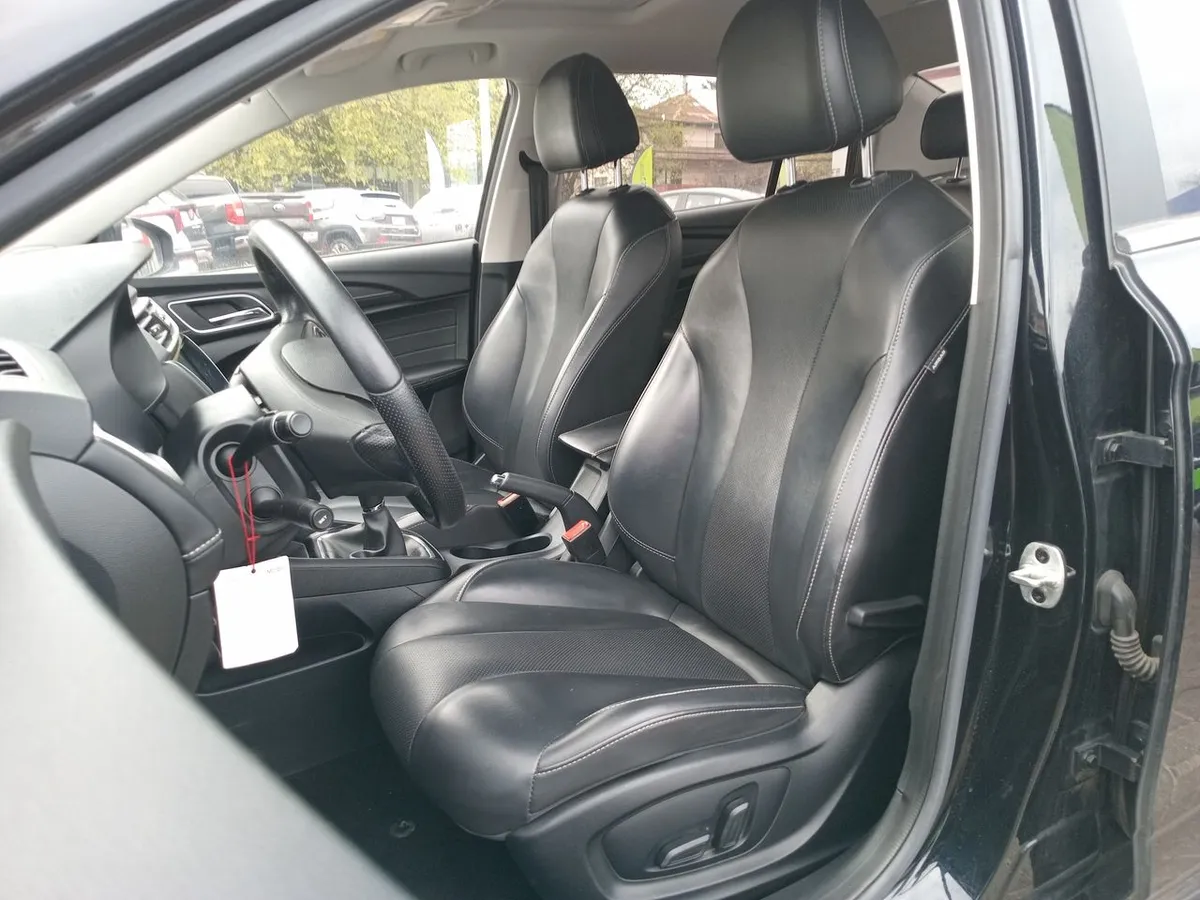 MG 5 1.5 Dlx 4x2 Mt 4p año 2024