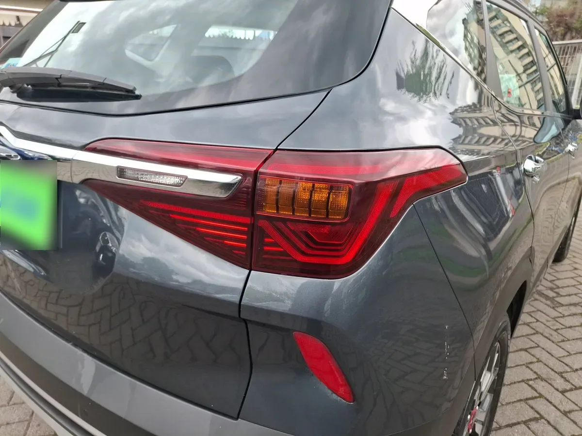 Kia Seltos 1.6 Ex Full 4x2 6mt 5p año 2023
