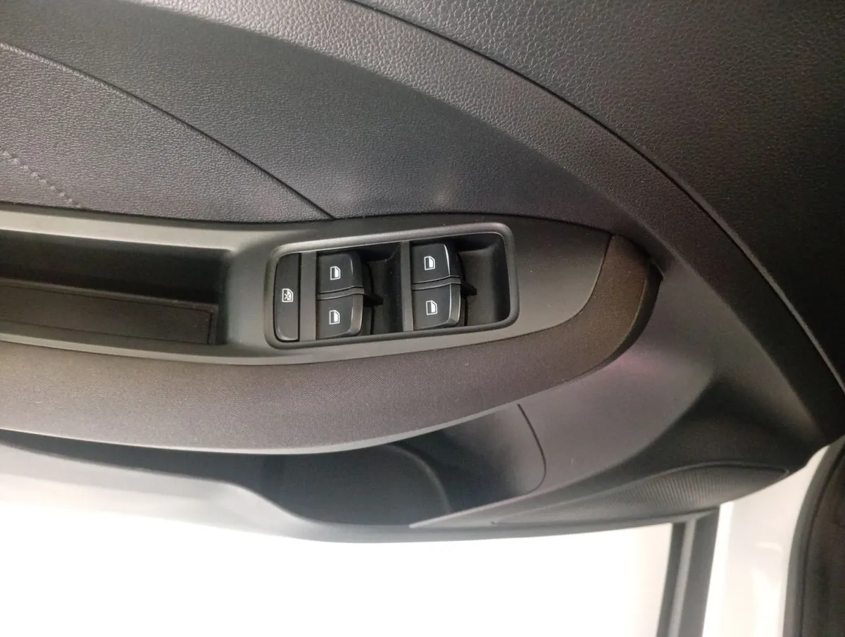 MG Mg Zs 1.5 Std 4x2 Mt 5p año 2023