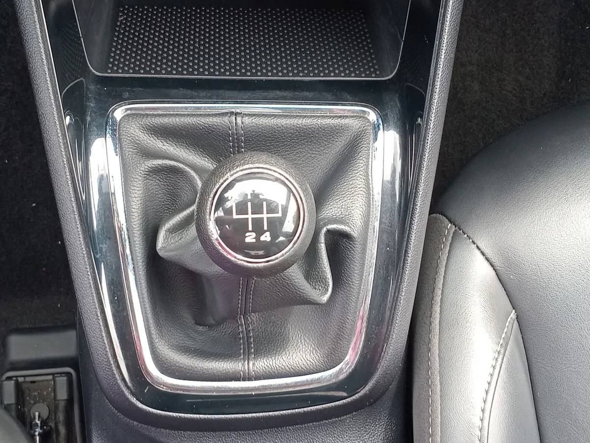 MG 5 1.5 Dlx 4x2 Mt 4p año 2024