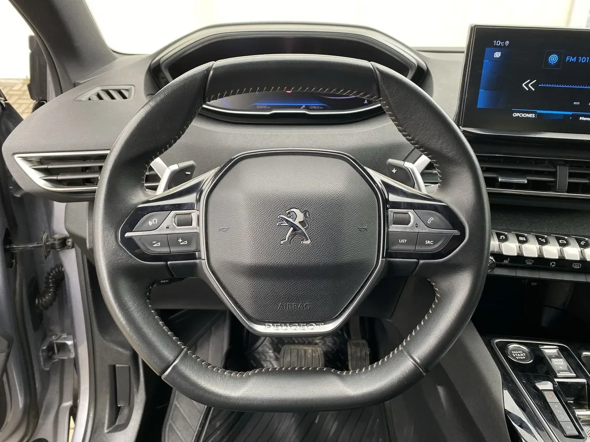 Peugeot 5008 1.5 Allure Pack Bluehdi 130 4x2 Eat8 5p año 2024