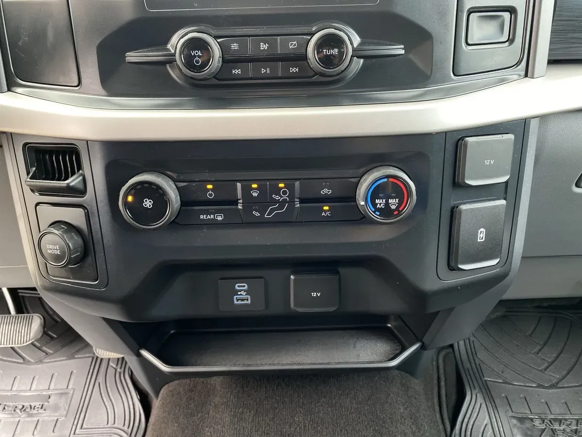 Ford F-150 3.3 Xlt Cc Dob. Cab. 4x2 At 4p año 2022