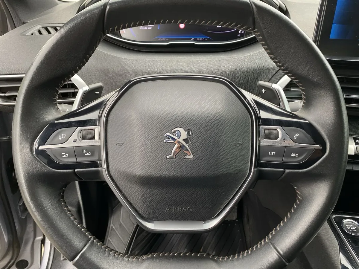 Peugeot 5008 1.5 Allure Pack Bluehdi 130 4x2 Eat8 5p año 2024