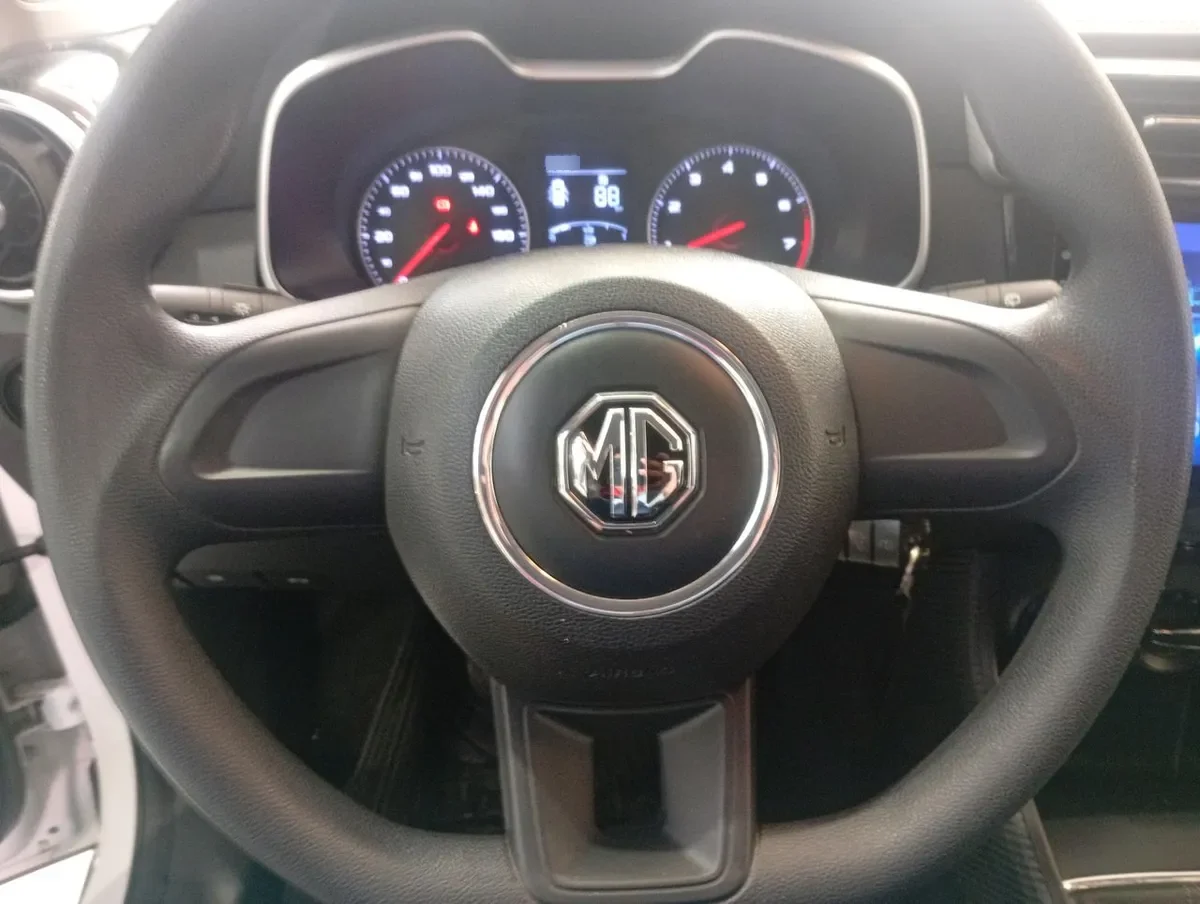 MG Mg Zs 1.5 Std 4x2 Mt 5p año 2023