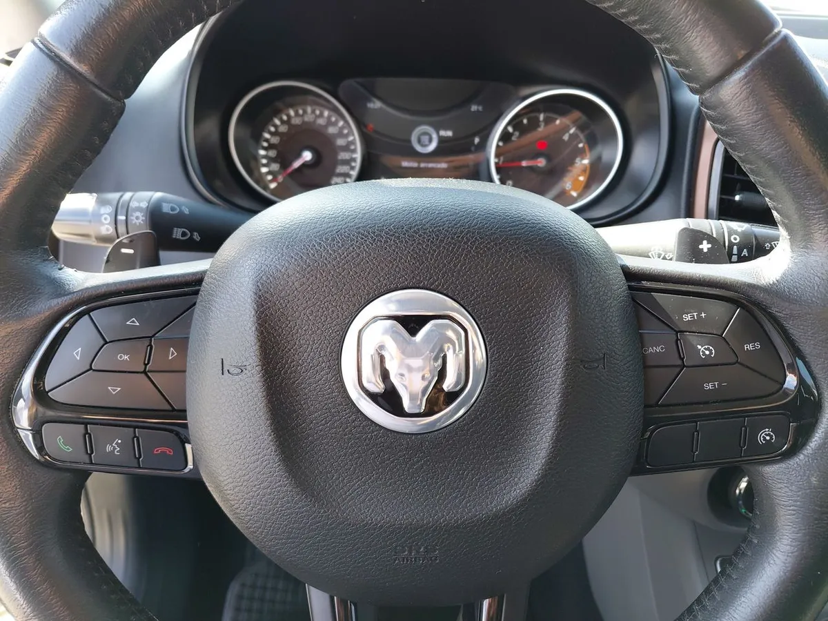 Ram 1000 2.0 Laramie 4x4 Dob. Cab. At 4p año 2021