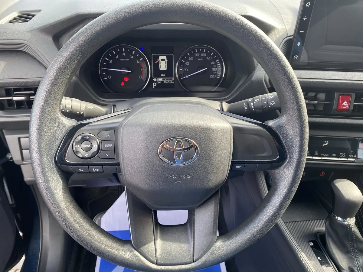 Toyota Yaris Cross 1.5 Xi 4x2 Cvt At 5p año 2025