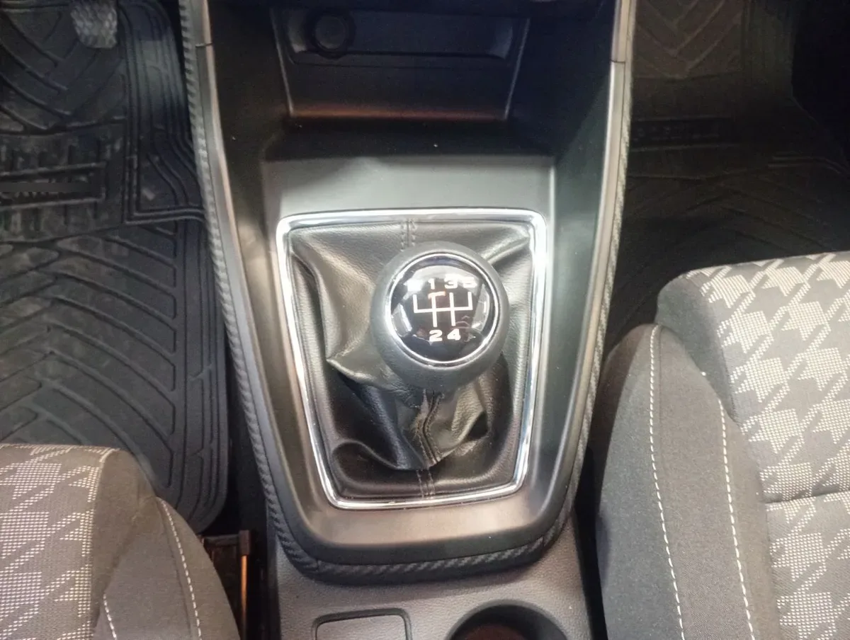 MG Mg Zs 1.5 Std 4x2 Mt 5p año 2023