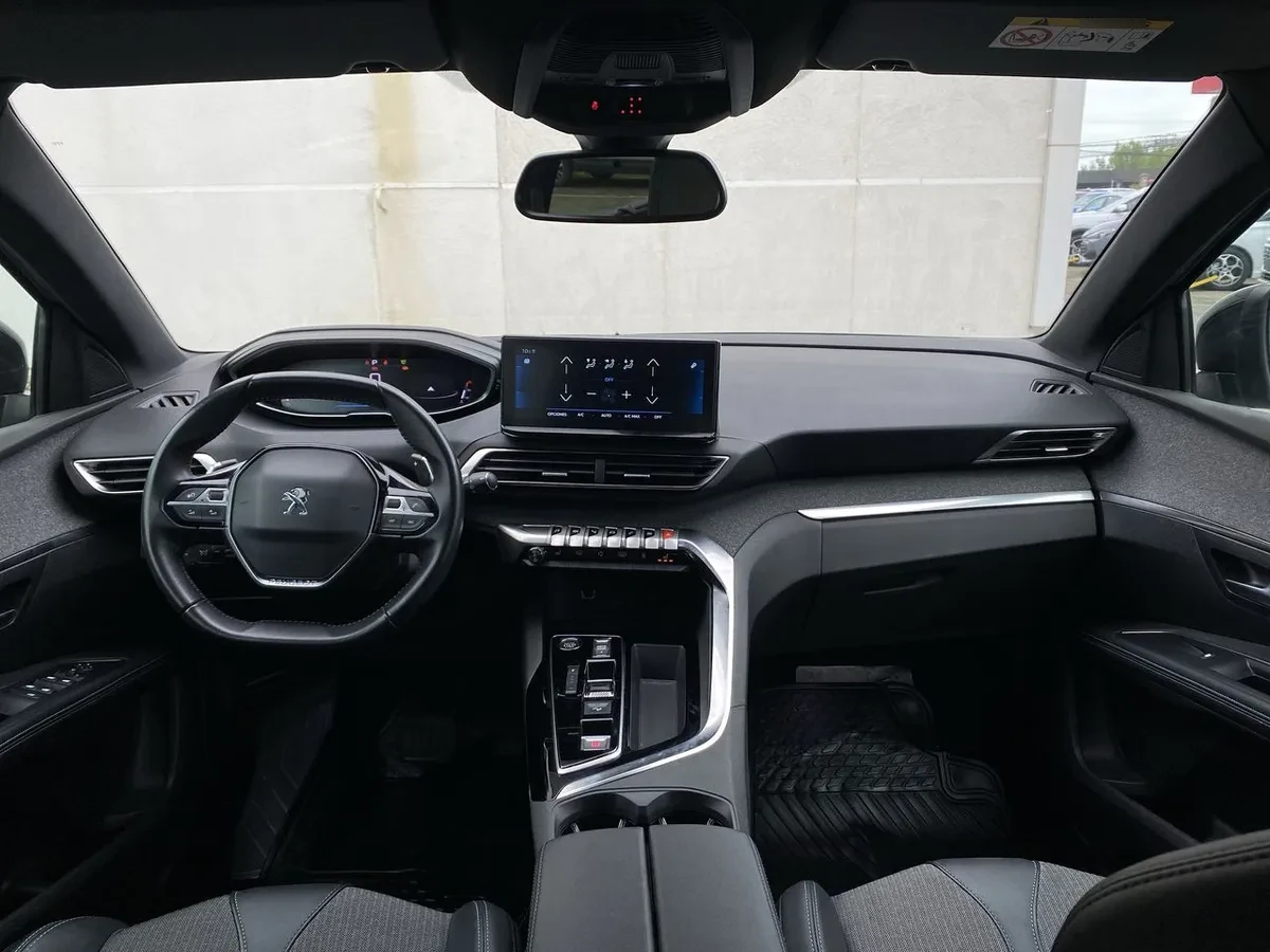 Peugeot 5008 1.5 Allure Pack Bluehdi 130 4x2 Eat8 5p año 2024