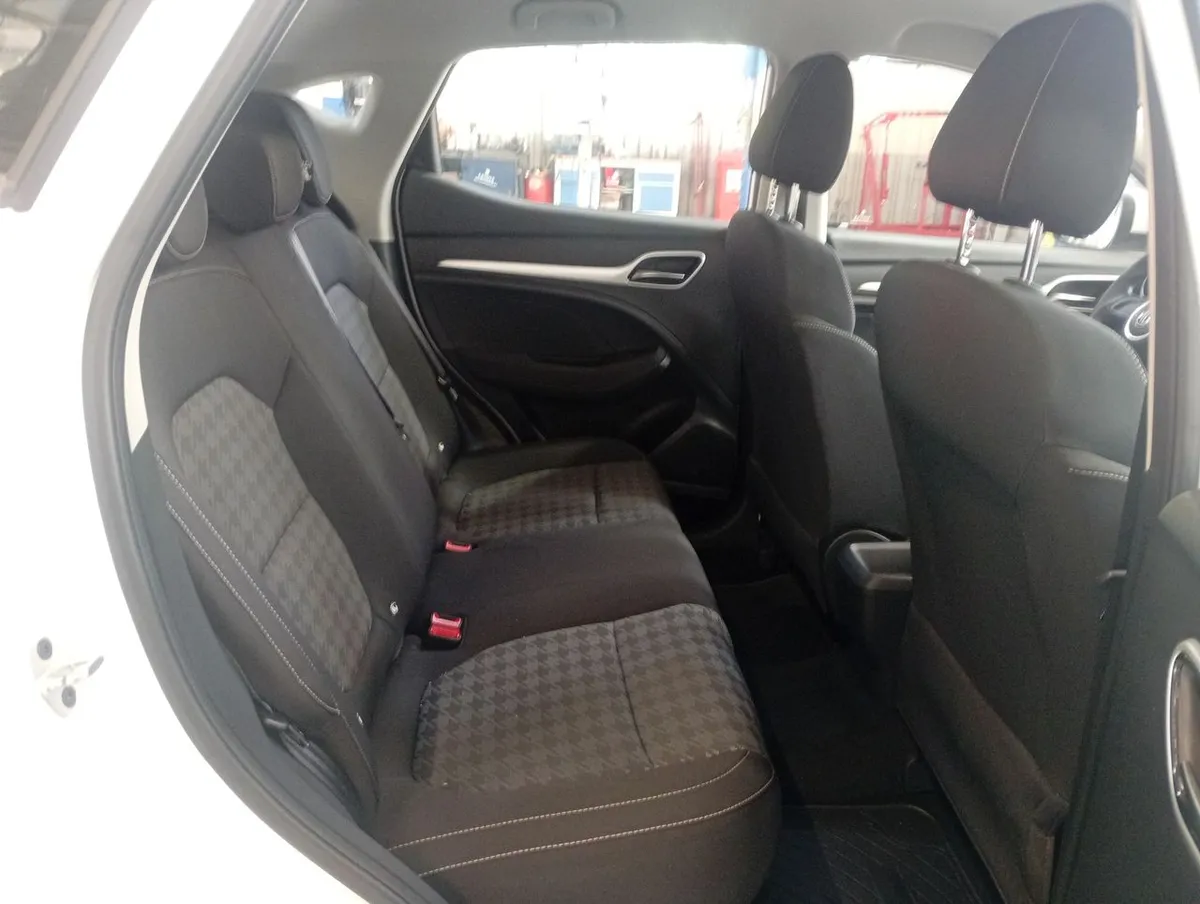 MG Mg Zs 1.5 Std 4x2 Mt 5p año 2023
