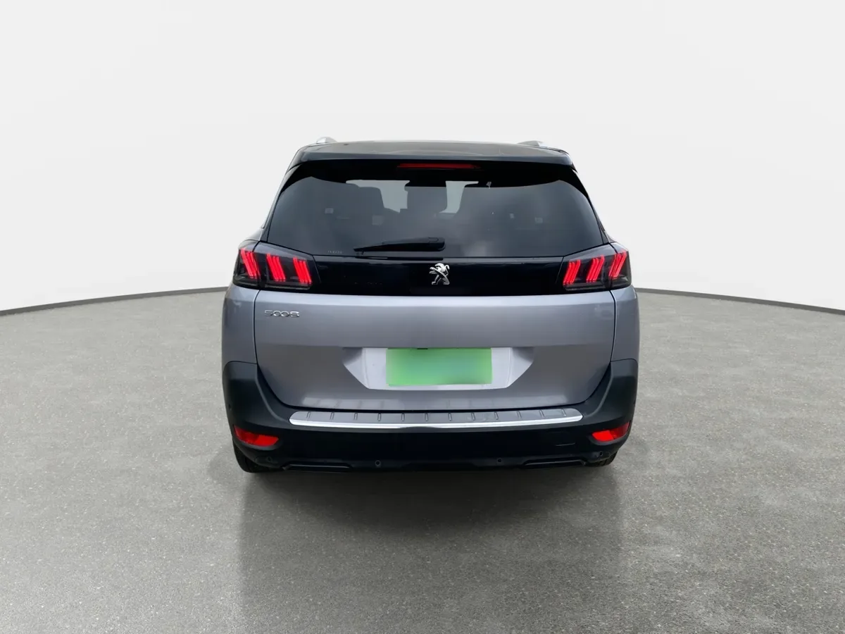 Peugeot 5008 1.5 Allure Pack Bluehdi 130 4x2 Eat8 5p año 2024