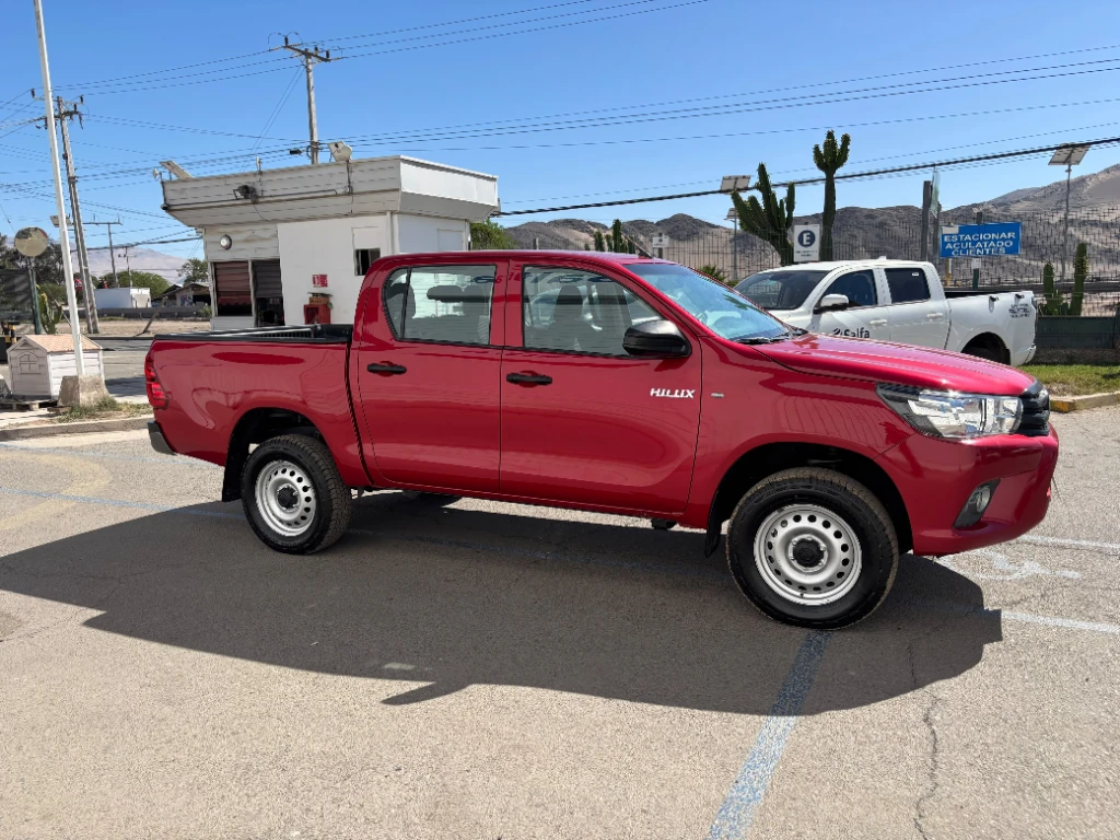Toyota Hilux Dc 4x4 2.4 D Dx Mt año 2024