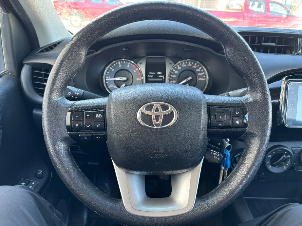 Toyota Hilux Dc 4x4 2.4 D Dx Mt año 2024