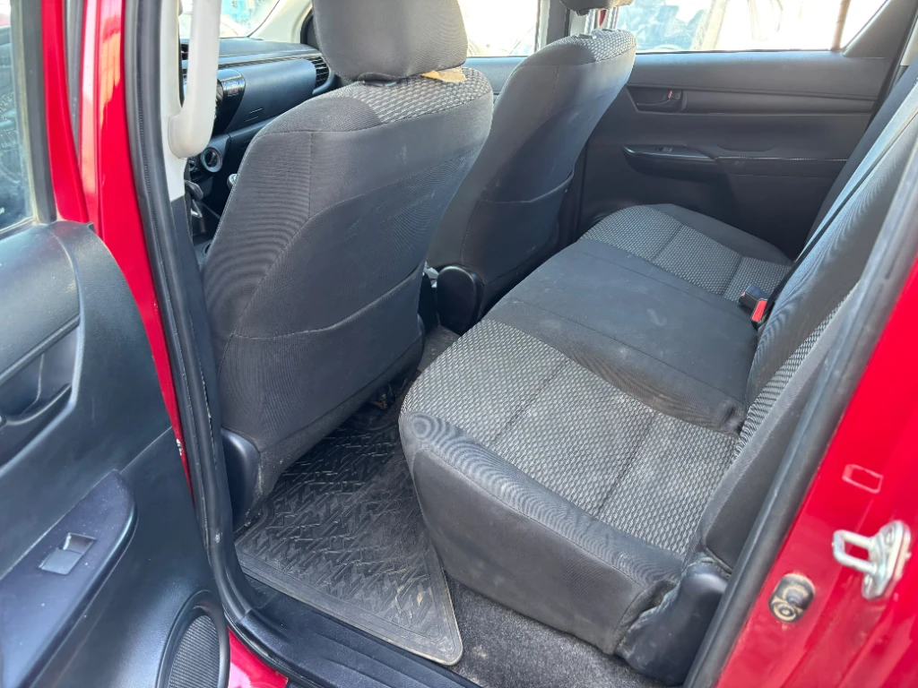 Toyota Hilux Dc 4x4 2.4 D Dx Mt año 2024