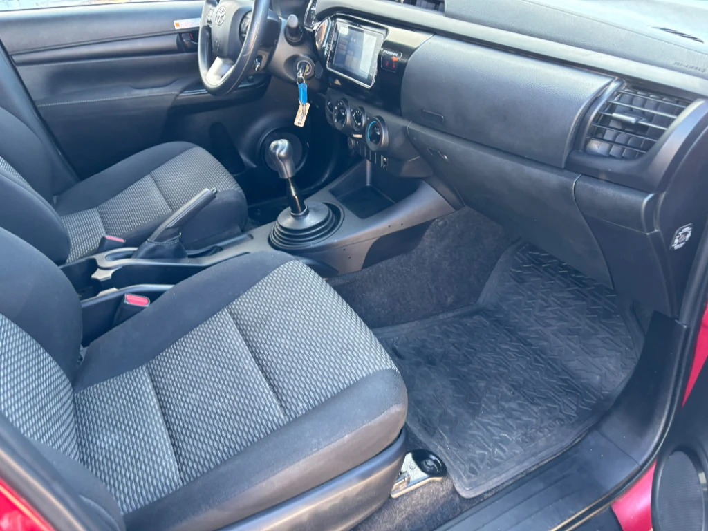 Toyota Hilux Dc 4x4 2.4 D Dx Mt año 2024