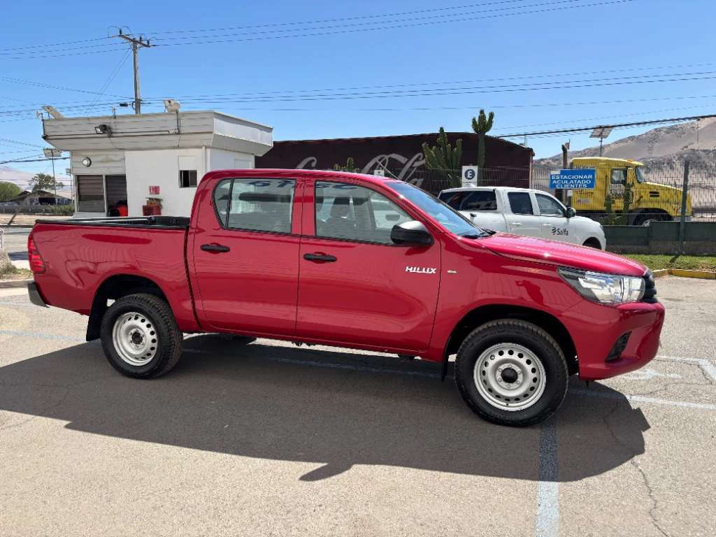 Toyota Hilux Dc 4x4 2.4 D Dx Mt año 2024