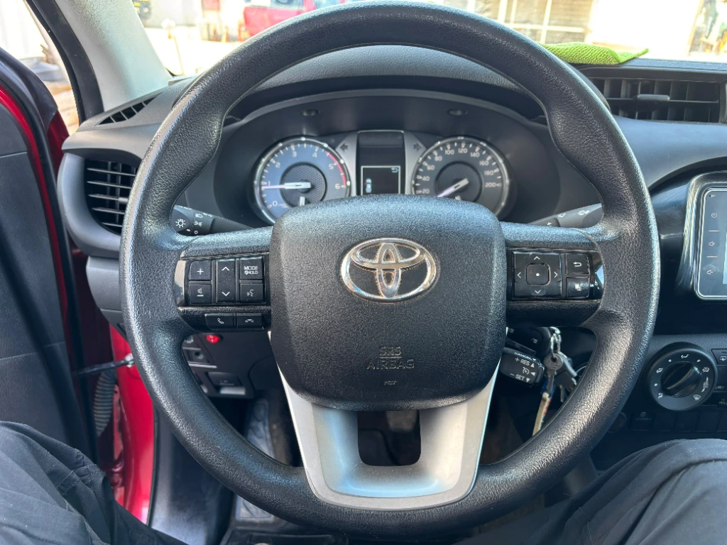 Toyota Hilux Dc 4x4 2.4 D Dx Mt año 2024