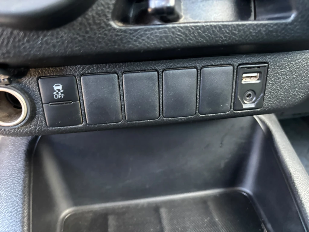 Toyota Hilux Dc 4x4 2.4 D Dx Mt año 2024