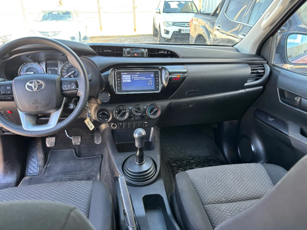 Toyota Hilux Dc 4x4 2.4 D Dx Mt año 2024