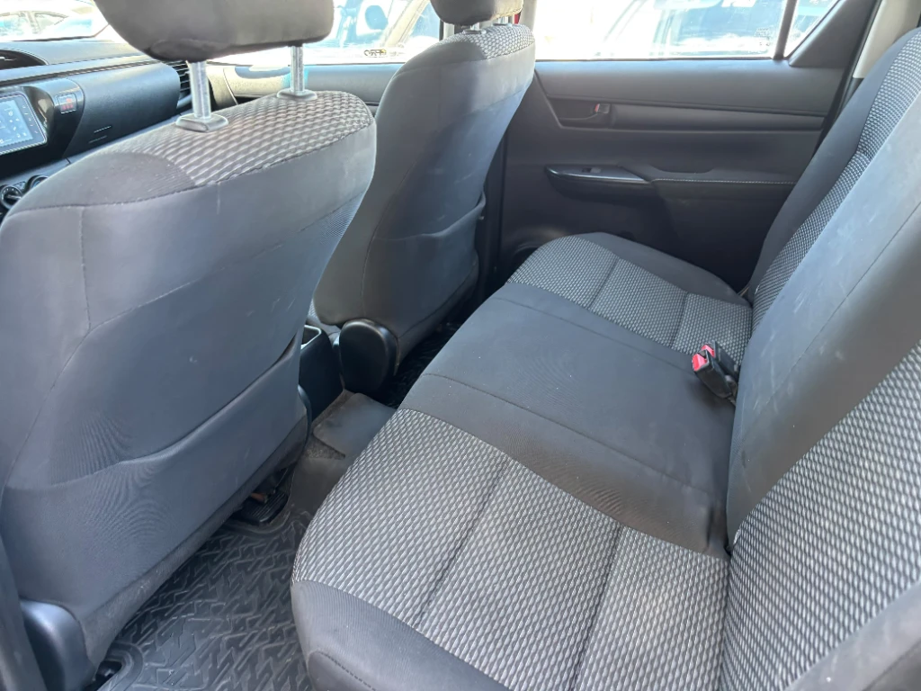 Toyota Hilux Dc 4x4 2.4 D Dx Mt año 2024