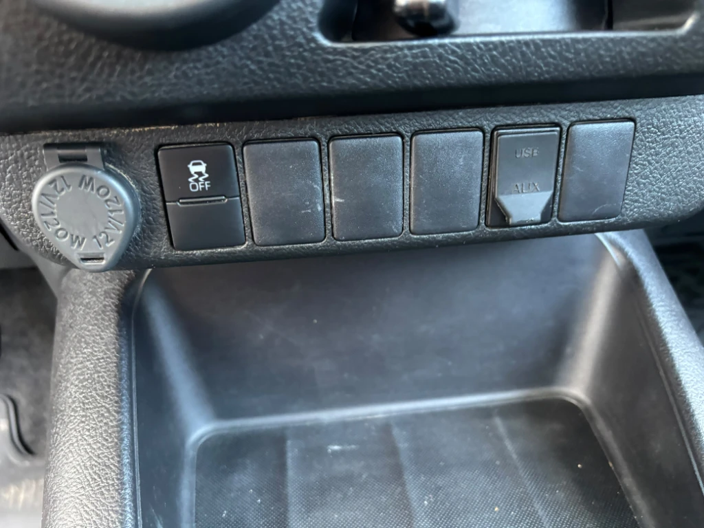 Toyota Hilux Dc 4x4 2.4 D Dx Mt año 2024