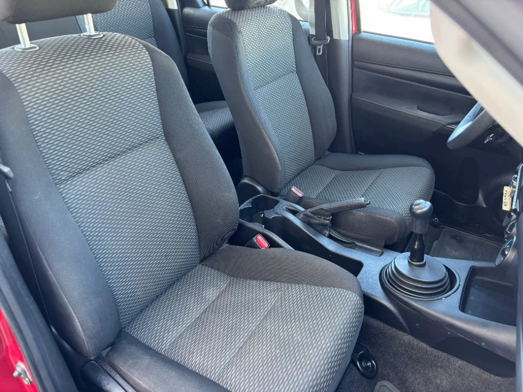 Toyota Hilux Dc 4x4 2.4 D Dx Mt año 2024