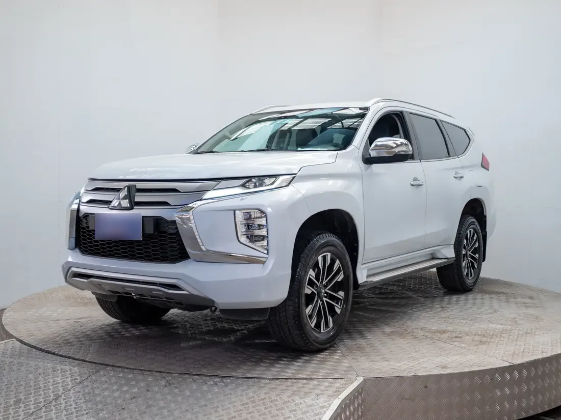 Mitsubishi Montero Sport 2.4 Limited At 4x4 Diesel año 2022