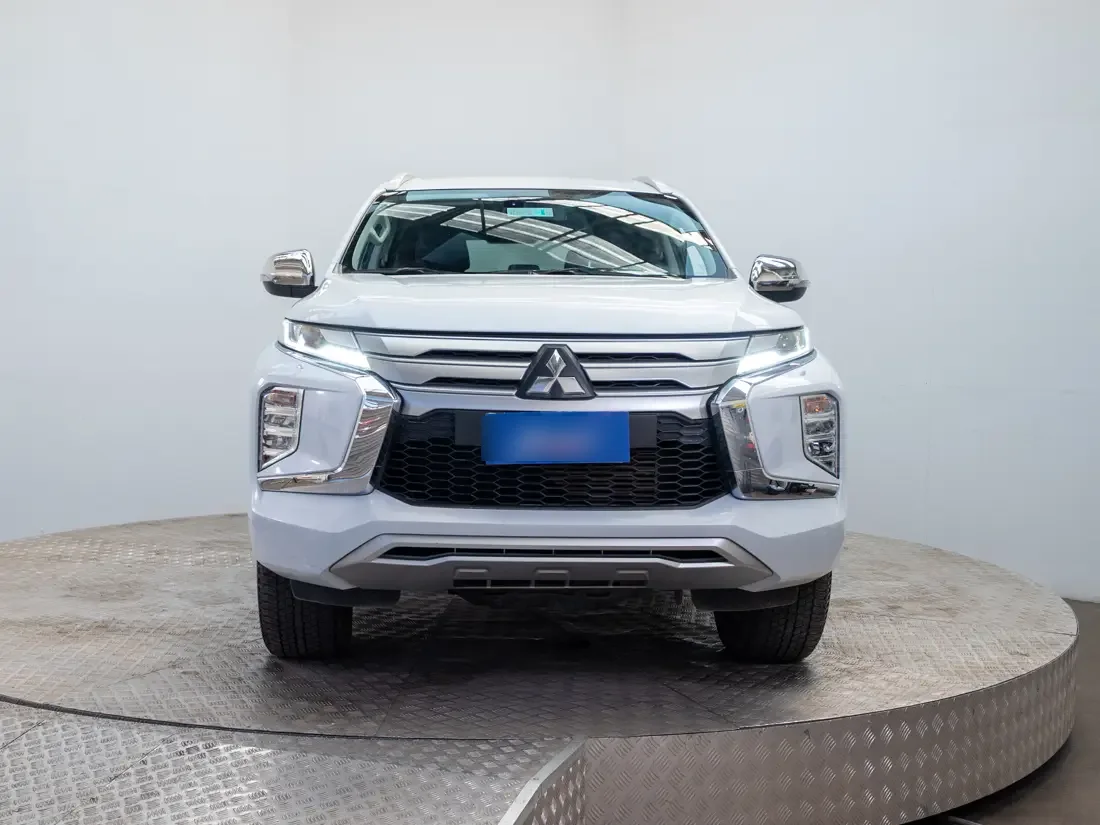 Mitsubishi Montero Sport 2.4 Limited At 4x4 Diesel año 2022