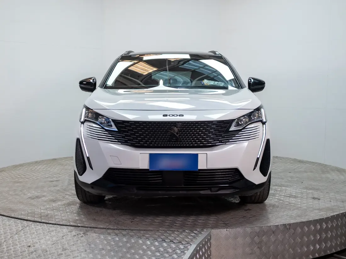 Peugeot 5008 5008 1.5 Gt Black Pack Bluehdi 130 Eat8 At año 2023