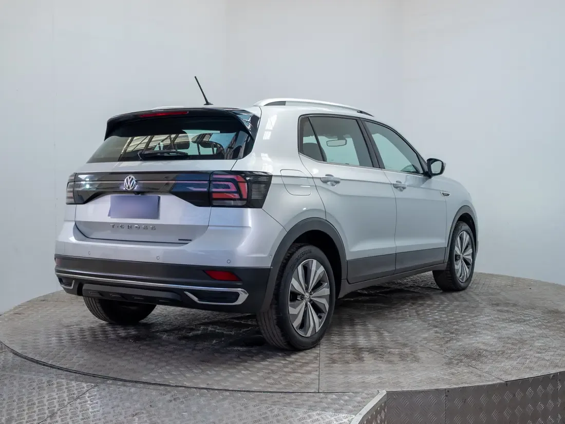 Geely Coolray 1.5 Exclusive 7dct At año 2022