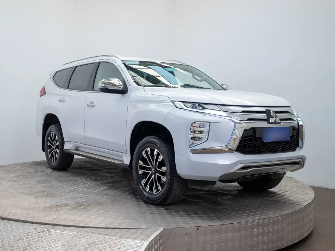 Mitsubishi Montero Sport 2.4 Limited At 4x4 Diesel año 2022