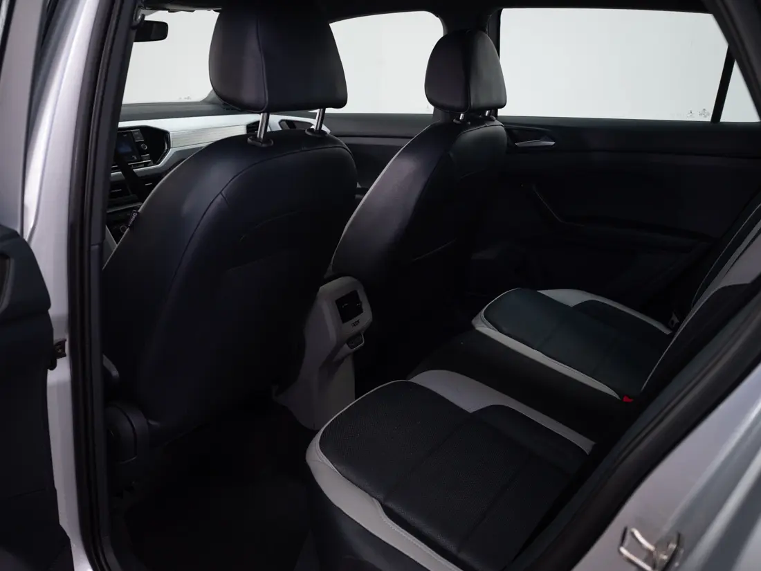 Geely Coolray 1.5 Exclusive 7dct At año 2022