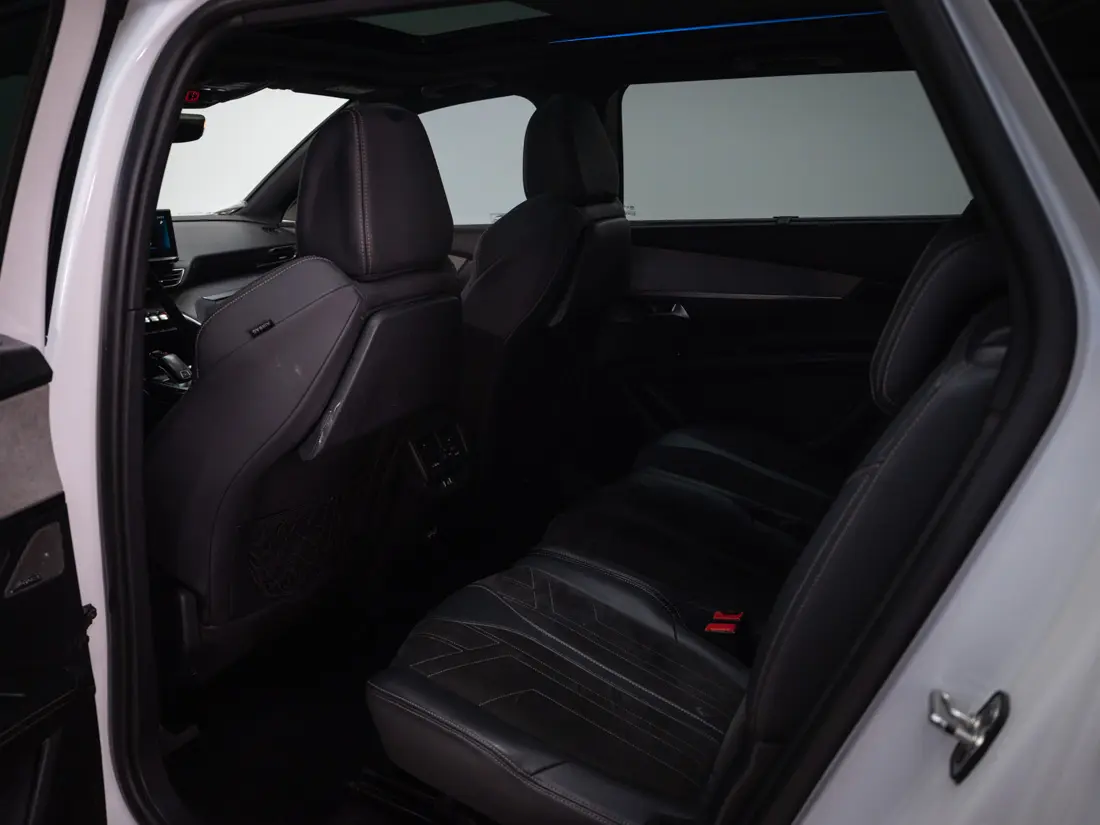 Peugeot 5008 5008 1.5 Gt Black Pack Bluehdi 130 Eat8 At año 2023