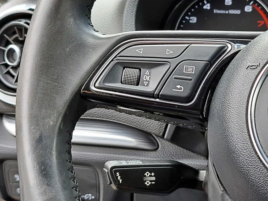 Audi A3 2.0 Sport 4x2 Hb S-Tronic At 3p año 2017